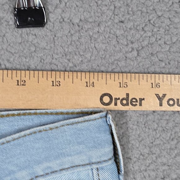 Wrangler Jeans Boys Size 16R Light Wash Loose Fit Skateboard Abrasion Resistant - Picture 9 of 10